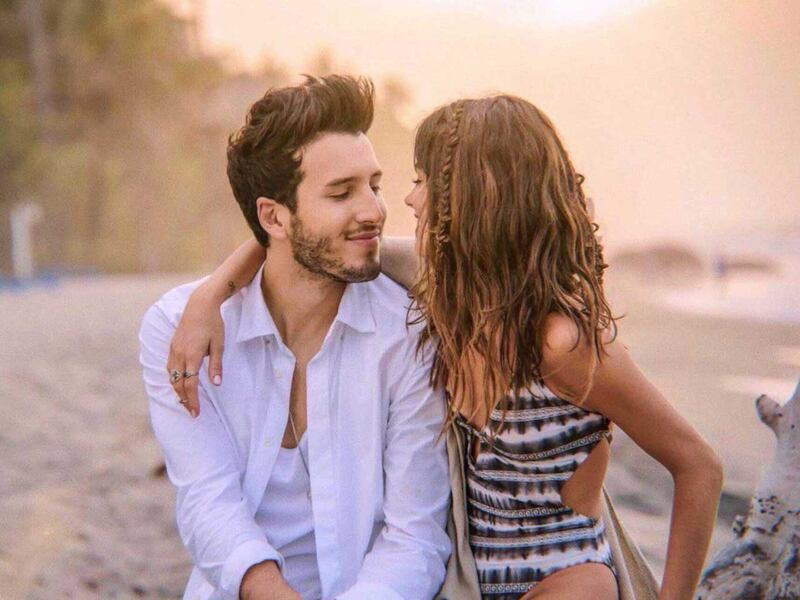 Tini y Sebastian Yatra