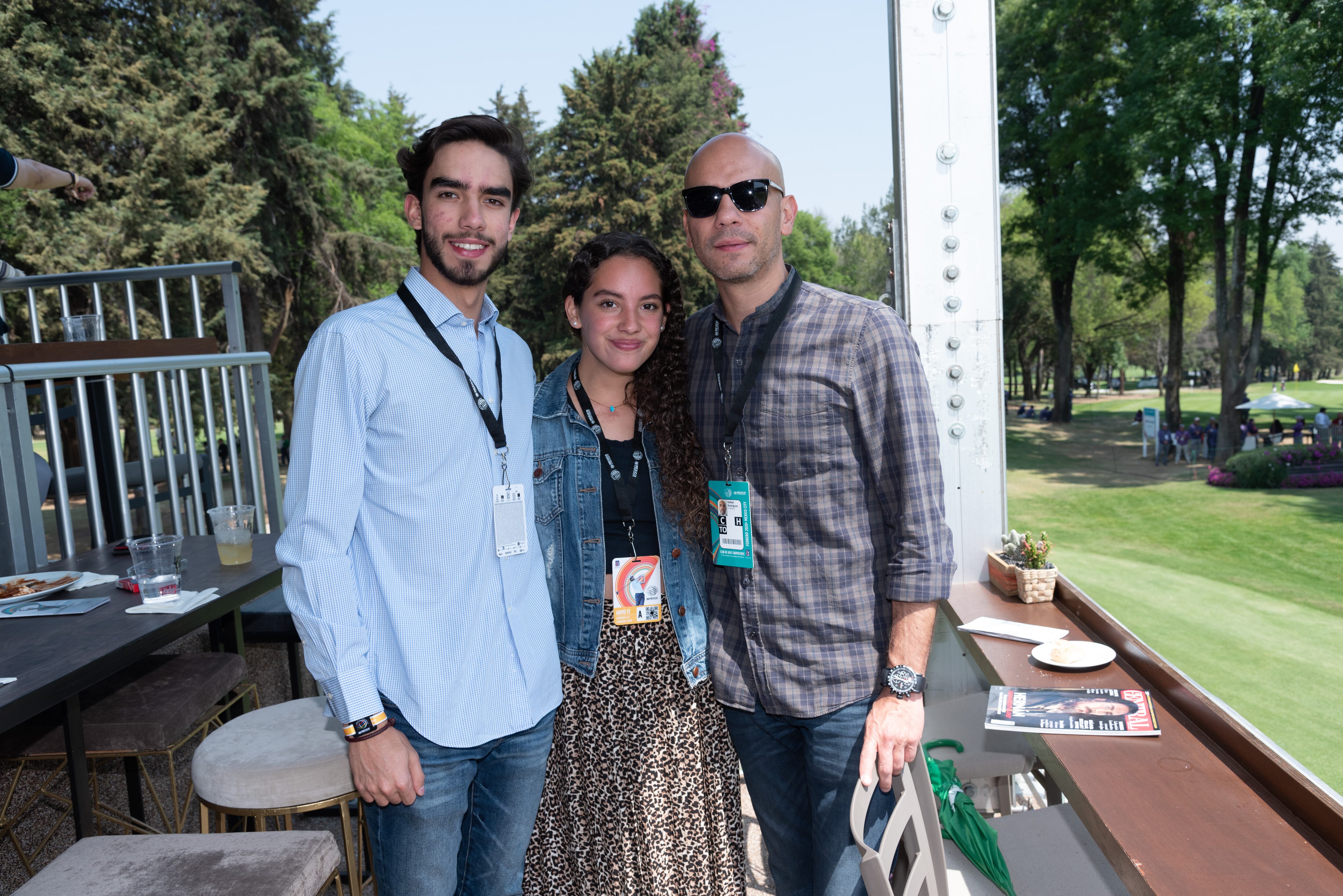 Miguel Arrieta con Ximena y Rafael Rodríguez