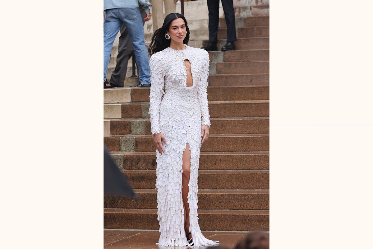 Dua lipa desfile schiaparelli 2025