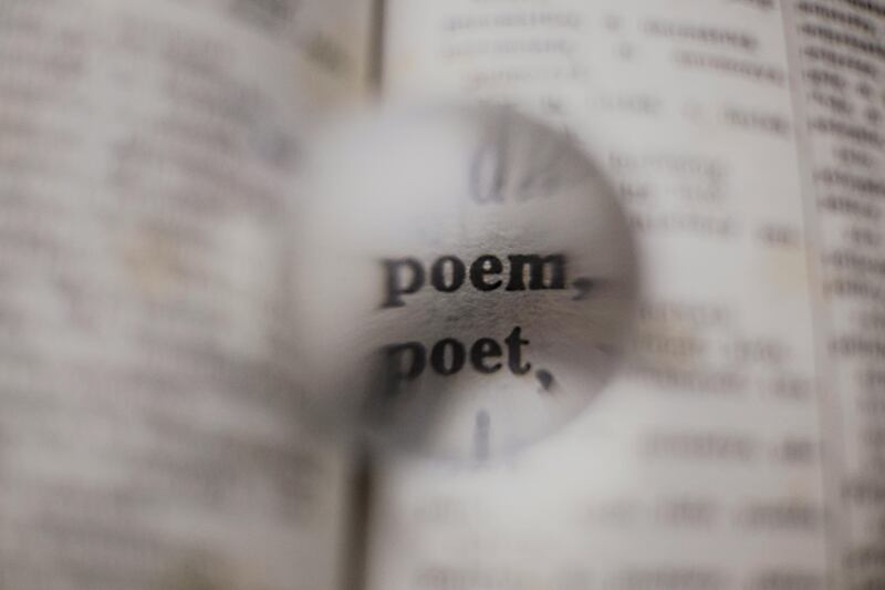 20 poemas de amor para dedicar a una mujer