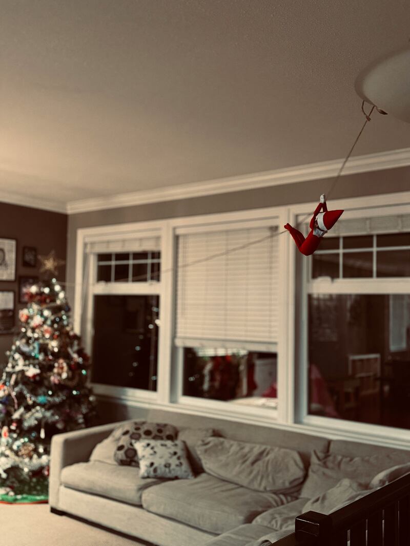Jugar Elf on the Shelf