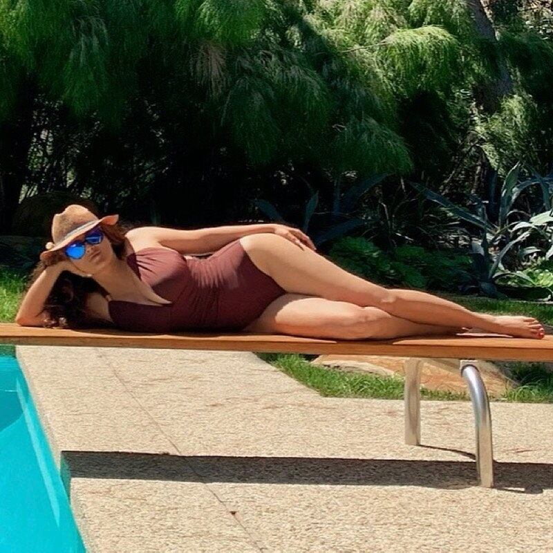 Salma Hayek en bikini 6.jpg