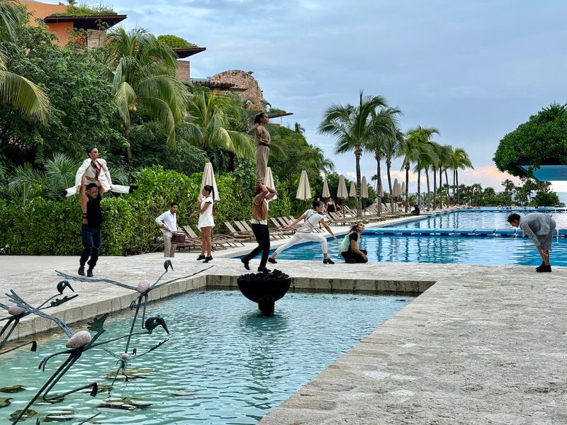 Happening de danza contemporánea exclusivo del Hotel Xcaret Arte.
