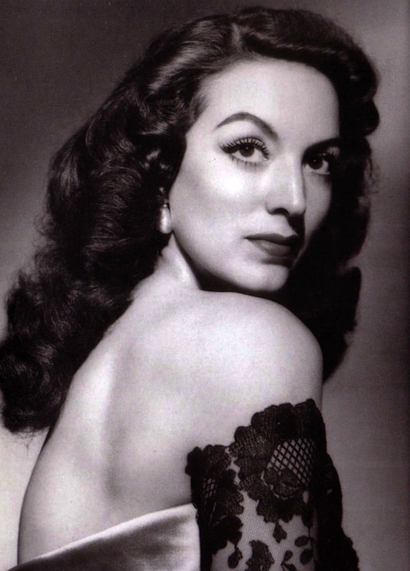 maria felix de costado