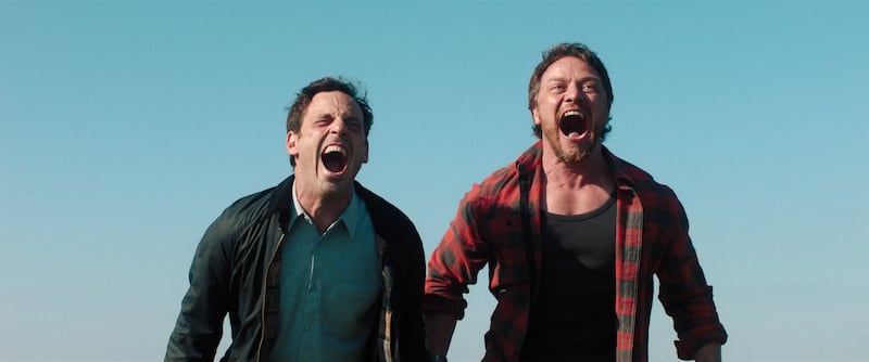 no hables con extraños james mcavoy y scoot macnairy
