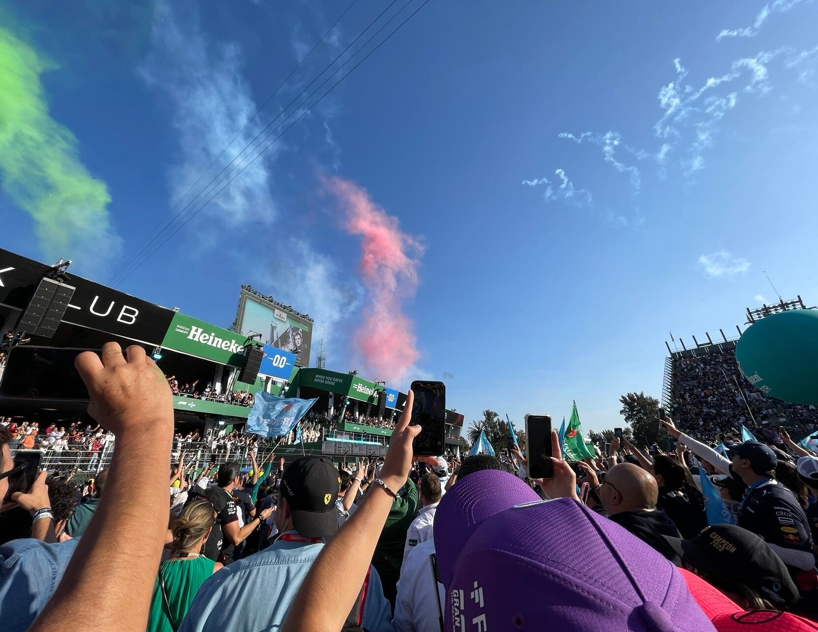 Los aficionados festejando en esta gran F1esta 2023.