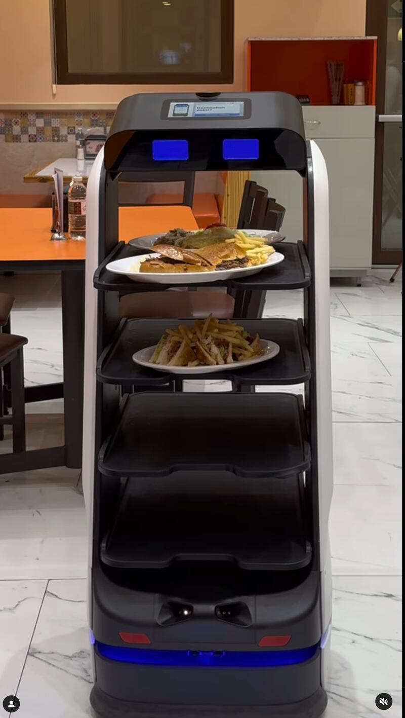 El restaurante en Monterrey que tiene el primer robot mesero
