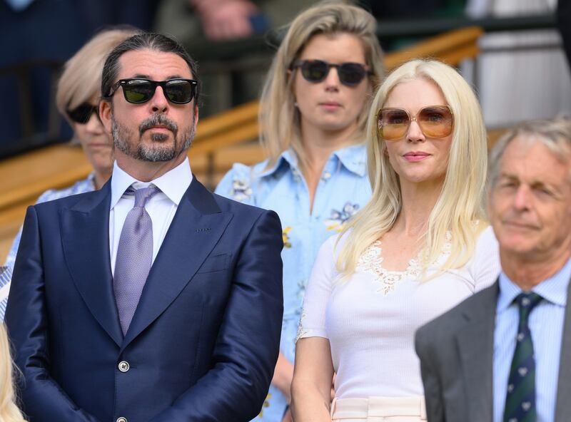 Las 10 parejas más glamorosas de famosos en el público de Wimbledon 2025