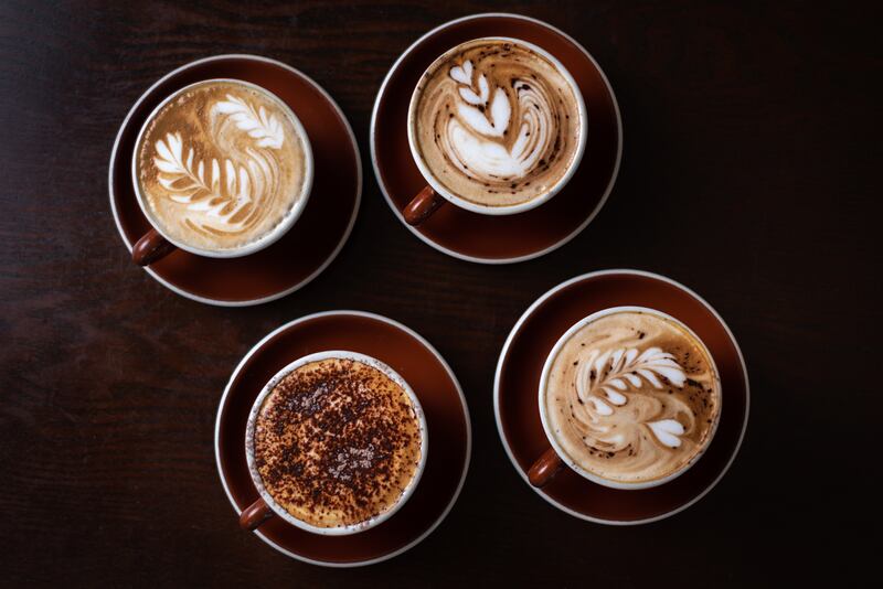 El café con leche tiene propiedades antiinflamatorias, según estudio