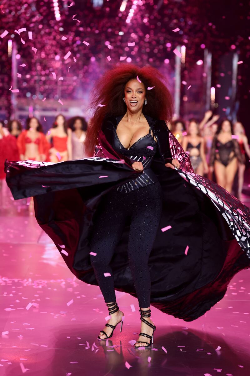 10 fotos de lo mejor del Victoria’s Secret Fashion Show 2024