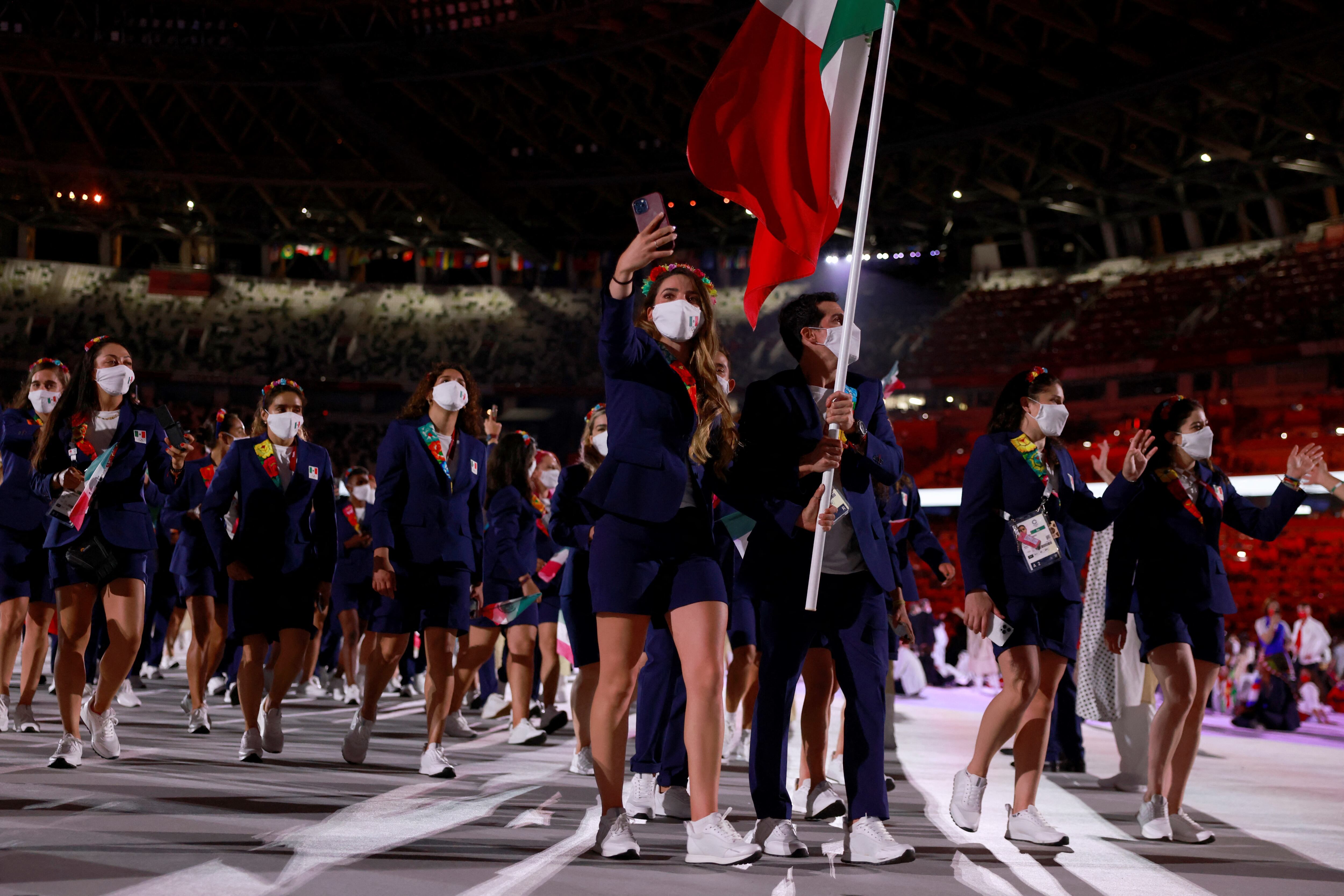 Como era de esperarse, el equipo mexicano deslumbró con su traje con bordados. Toda una belleza.