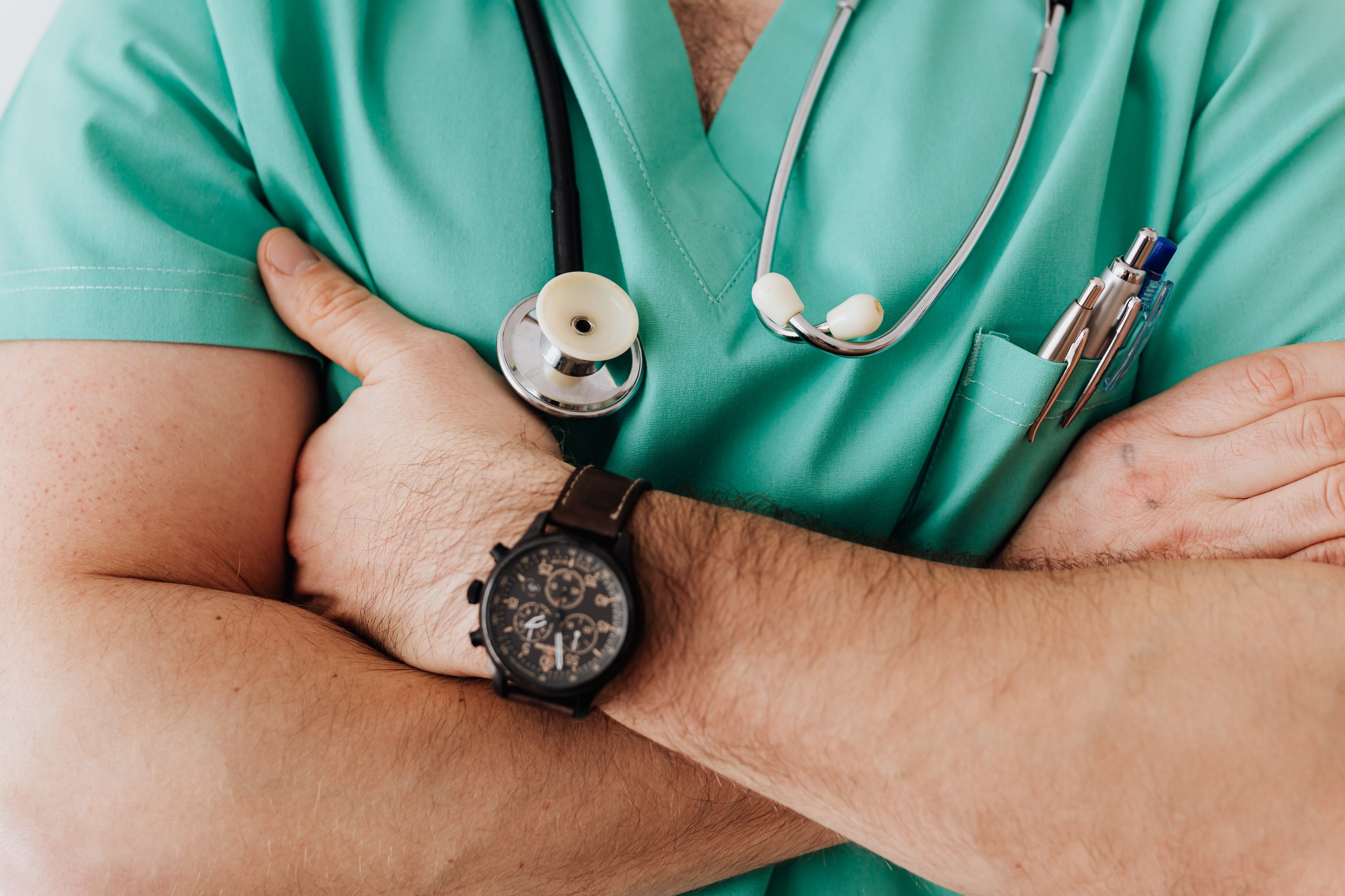 Si presentas alguno de los síntomas, es muy importante acudir al médico inmediatamente para no poner en riesgo la vida.