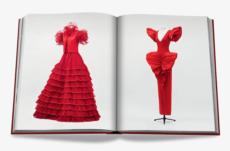 Vista interior del libro Valentino Rosso
