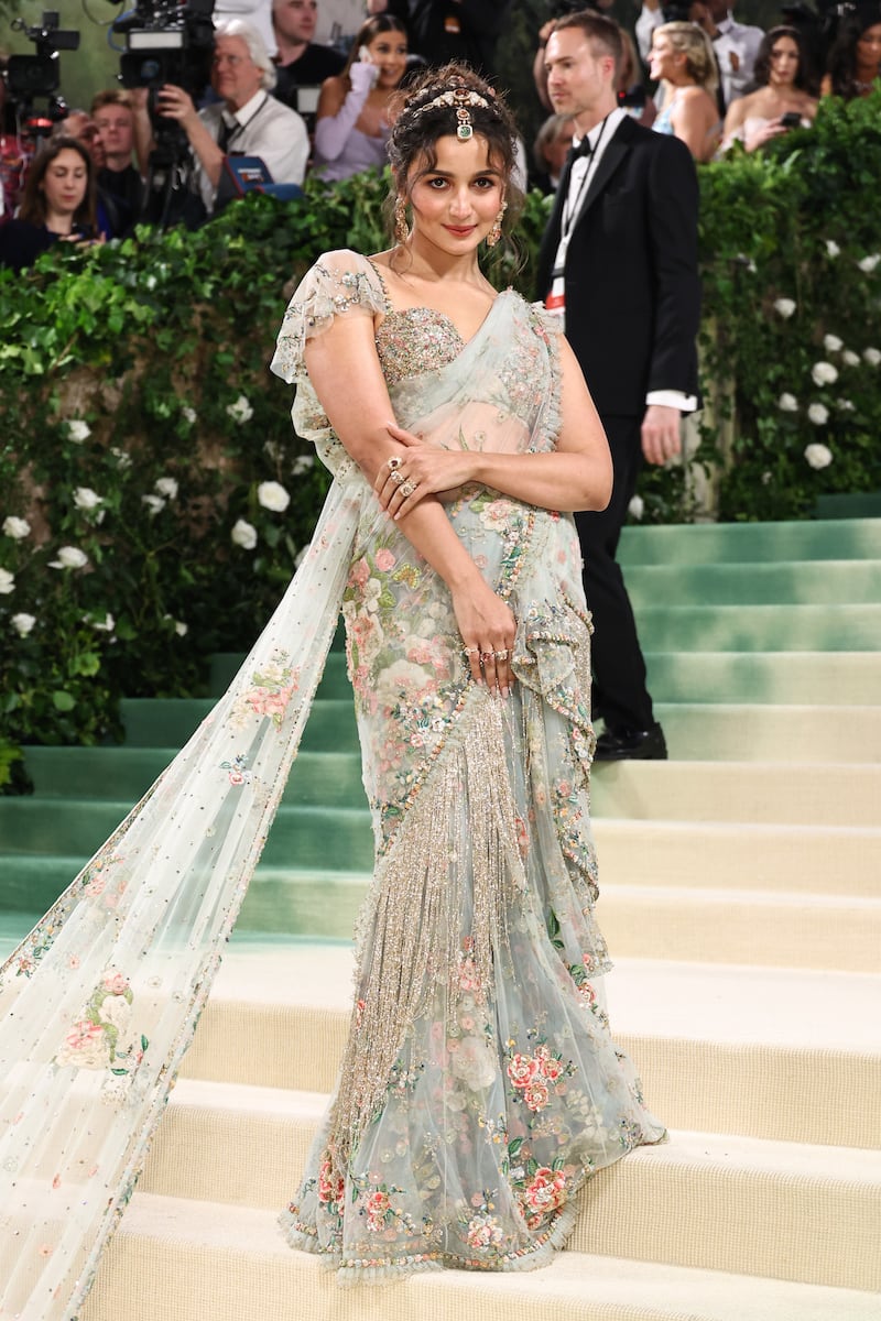 met gala 2024 looks alia bhatt