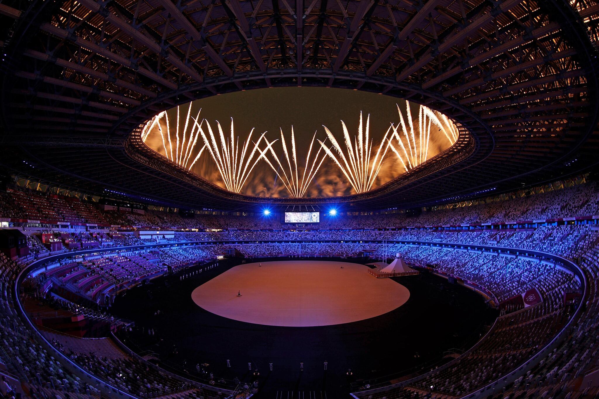 La ceremonia de inauguración se dio este viernes a las 6:00 am de México, en el Estadio Olímpico de Japón, con un espectáculo de luces y sonido. Durante la inauguración no se contó con público por el coronavirus.