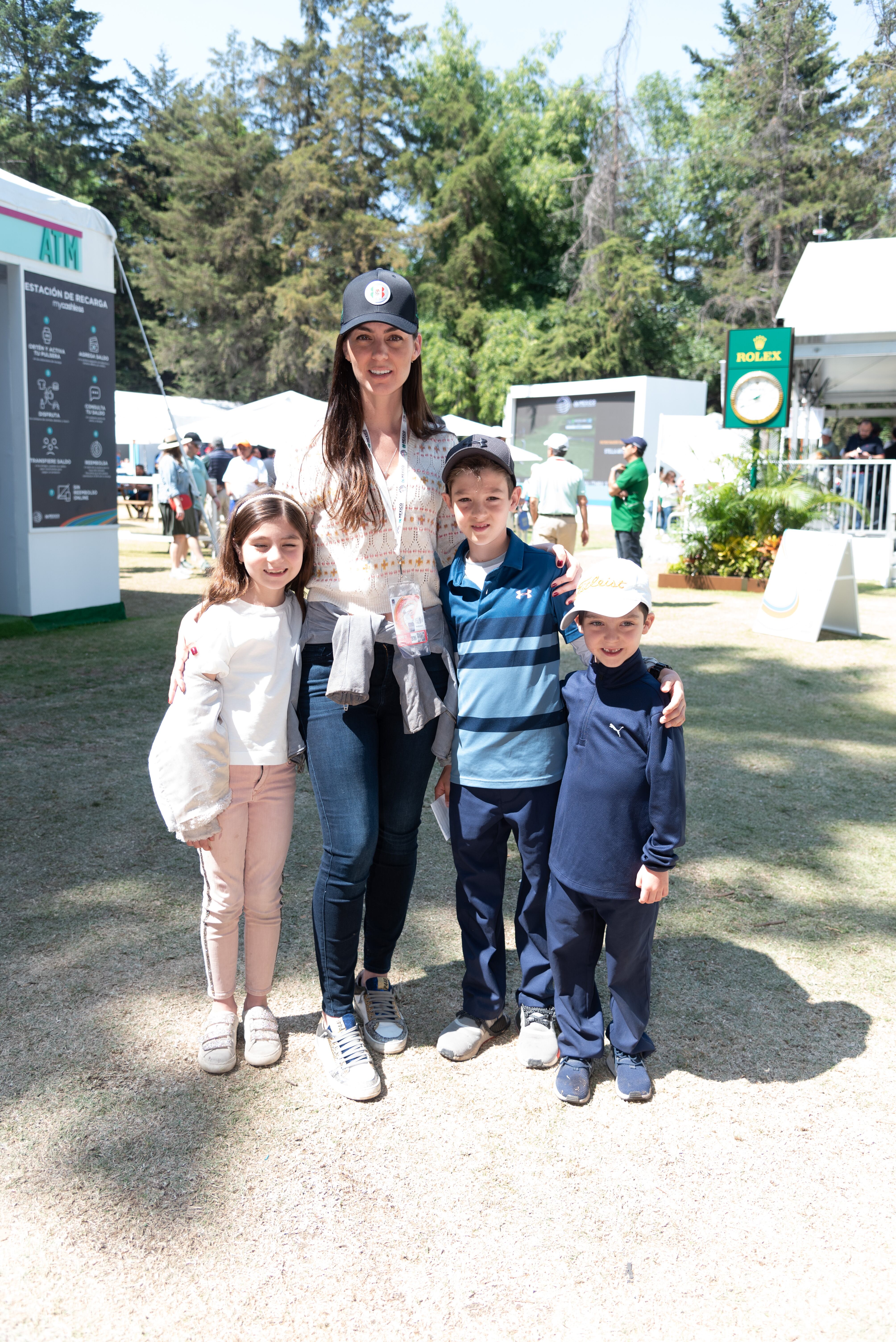 Patricia, Eugenia, Luis y Pablo Salas