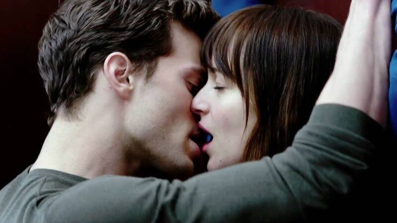 besos mas sexys y sensuales del cine, 50 sombras de grey