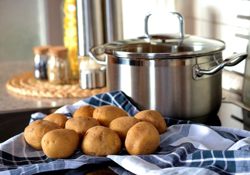 Comer papa podría ayudarte a bajar de peso