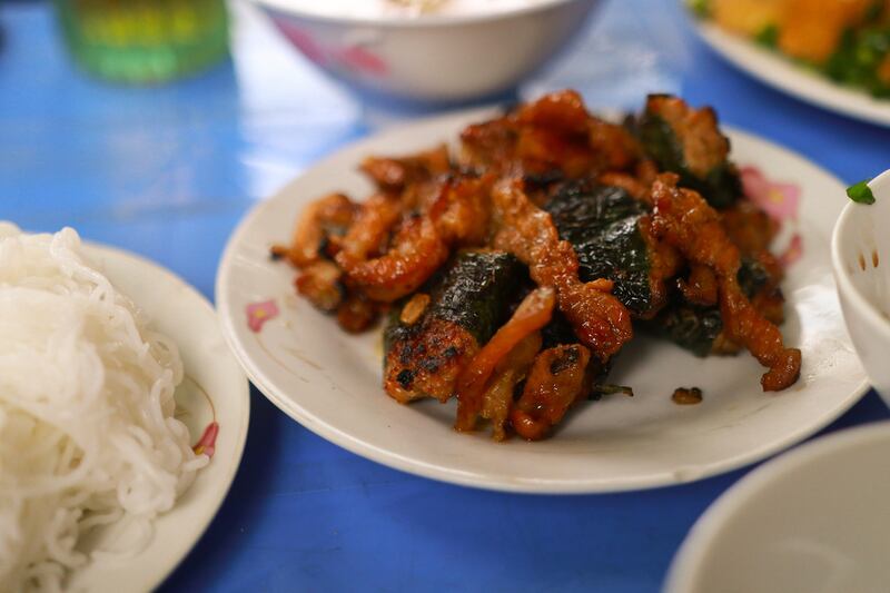platillo de carne de perro en vietnam