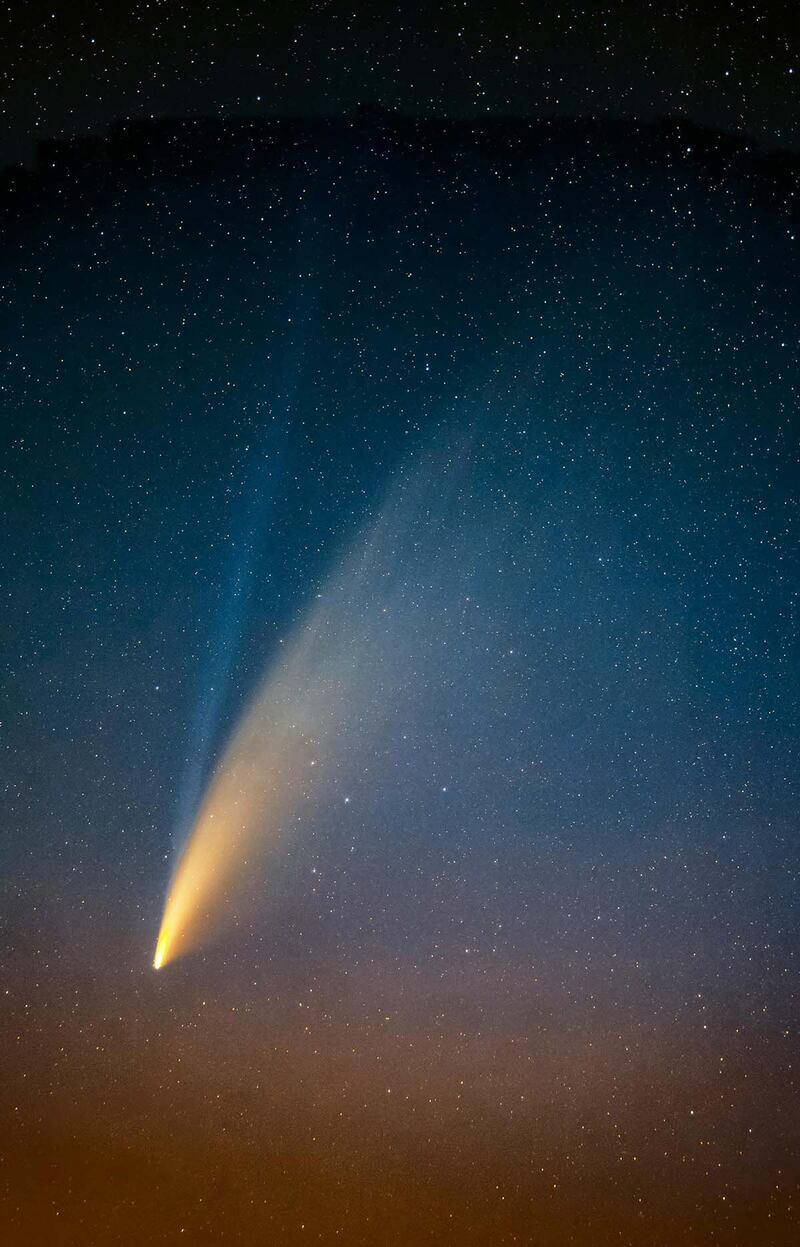 Cometa C/2025 R2 SWAN